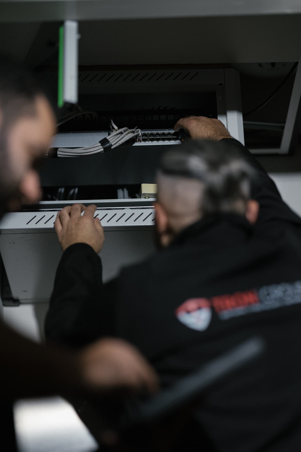 TRON specialist aan het werk